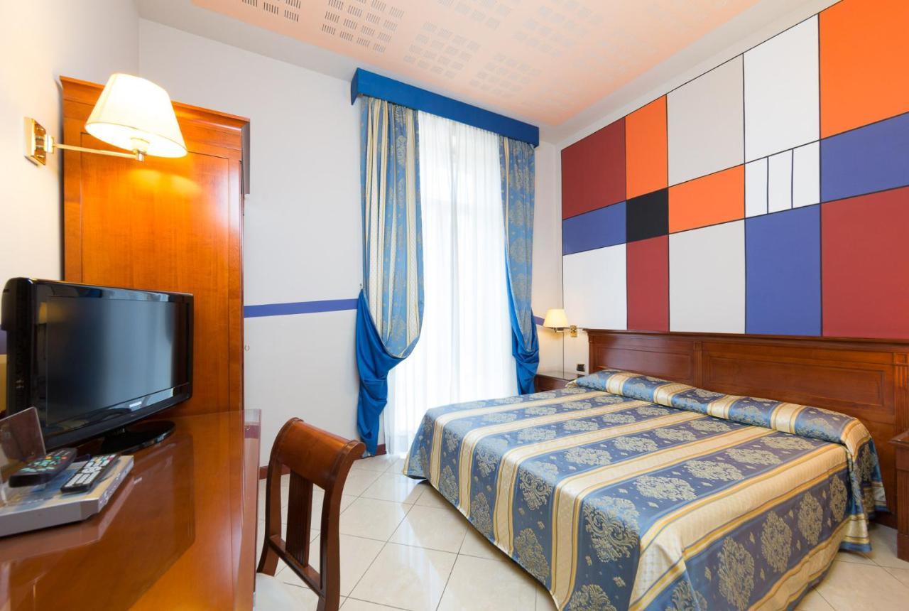 Hotel Londra Alessandria Kültér fotó